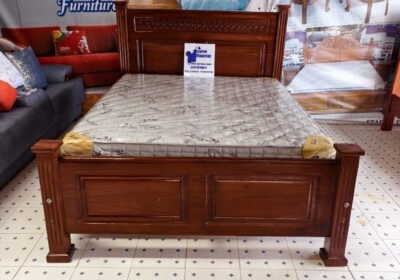 Solid Wooden Bed 5 * 6 Feet